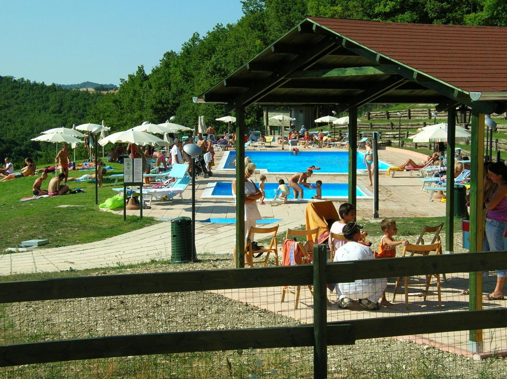 Agriturismo Orsaiola Urbania Exterior photo